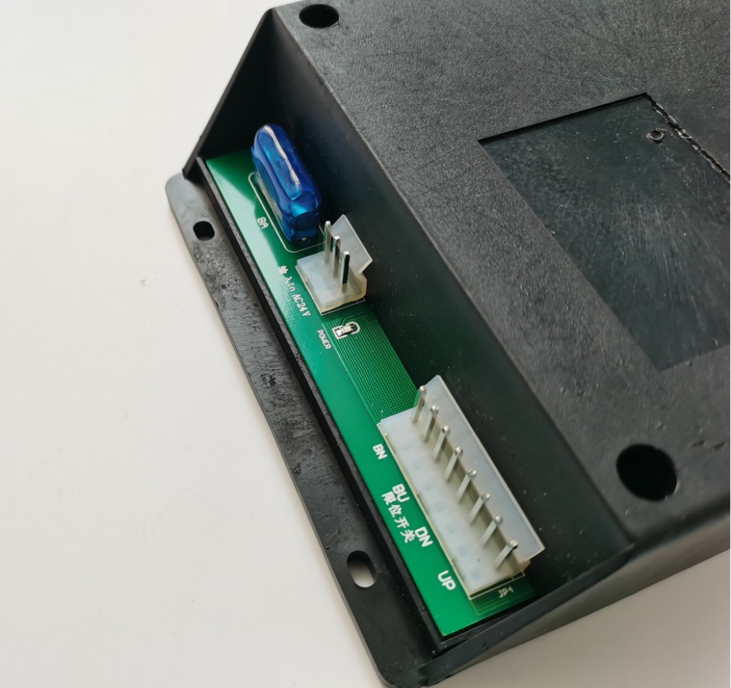กล่องควบคุมเก้าอี้ทำฟัน: ชุดอุ - Lab Equipment บทวิจารณ์และราคา